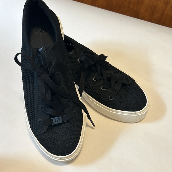 UGG Zilo Knit - Picture 3 of 12